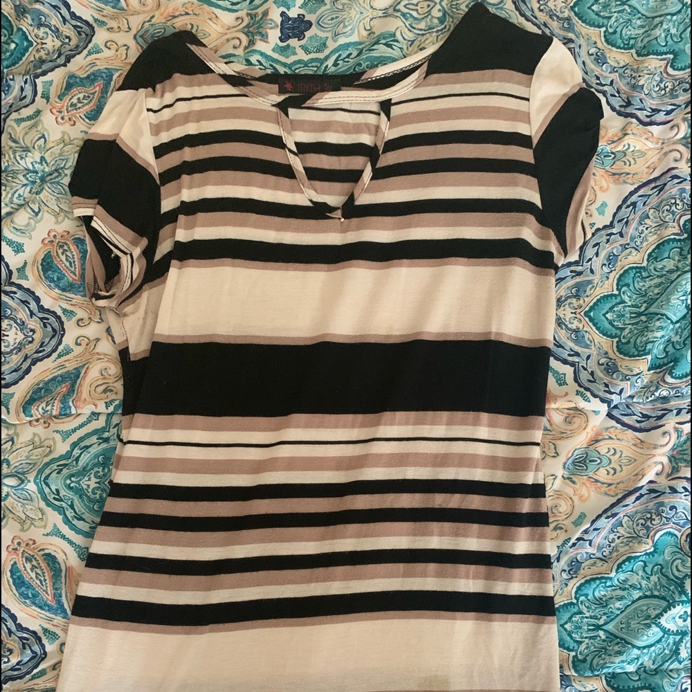 Another one of my mothers shirts that she doesn’t want anymore